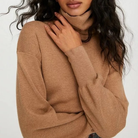 Aritzia Sweaters - Aritzia Wilfred Rebecca Crop Turtleneck Merino Wool Sweater Tan Camel XS